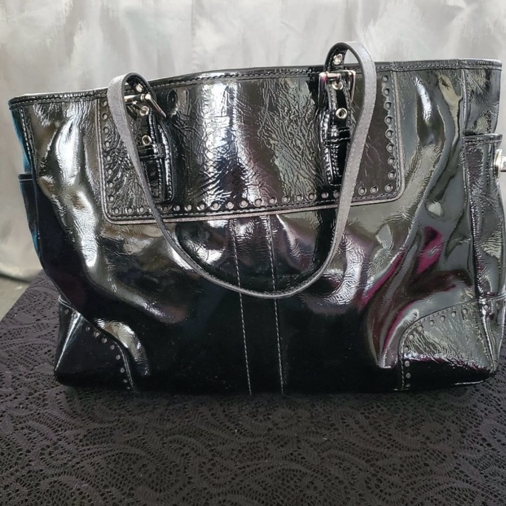 VINTAGE COACH Black Patent Leather Shoulder Tote. Gorgeous!! ♥️ - Picture 3 of 7